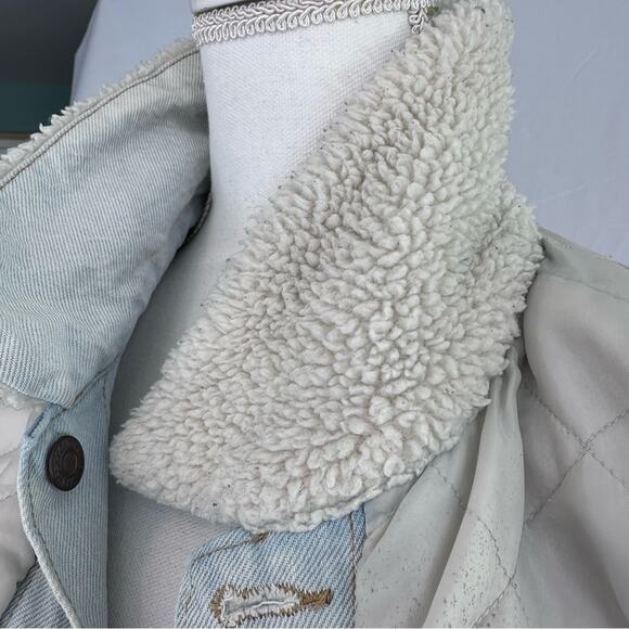 Levis - Vintage Sherpa Trucker Jean Jacket, Size 14-16 - Picture 11 of 16